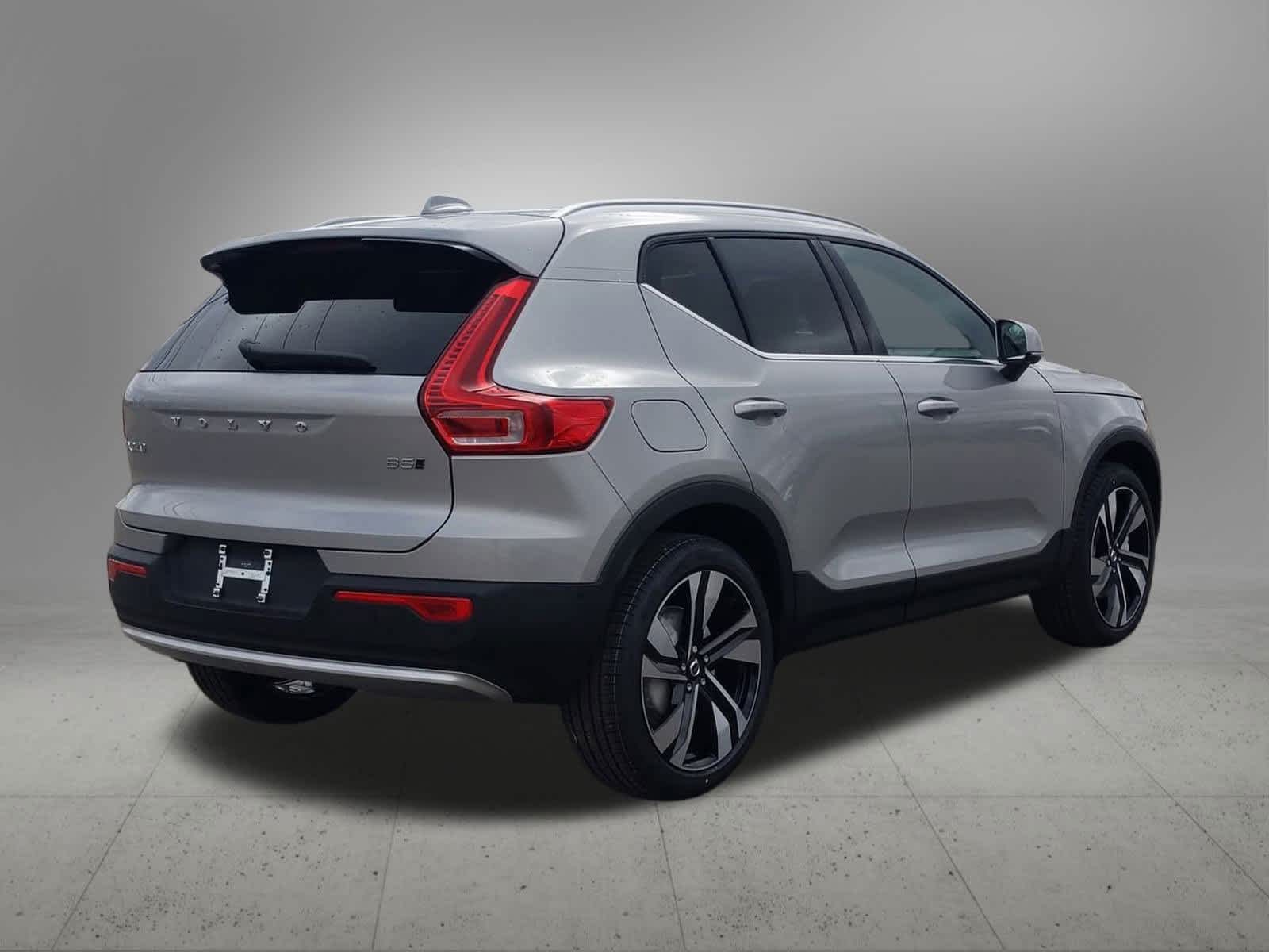 2025 Volvo XC40 B5 Ultimate 6