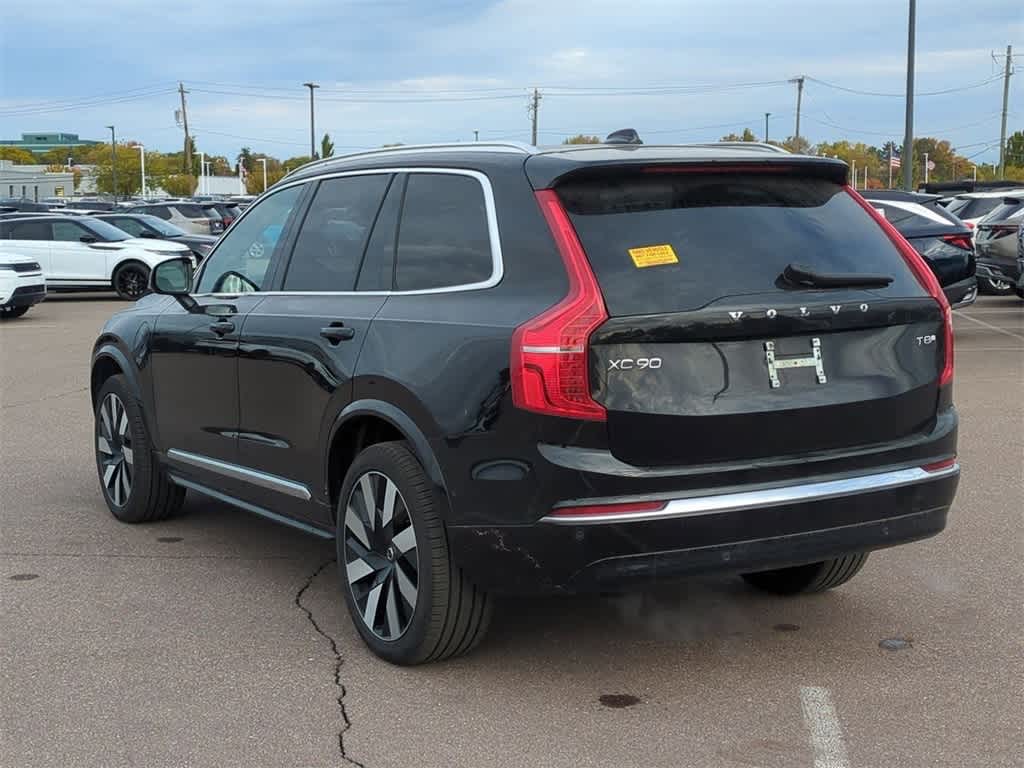 2025 Volvo XC90 T8 Plus photo 4