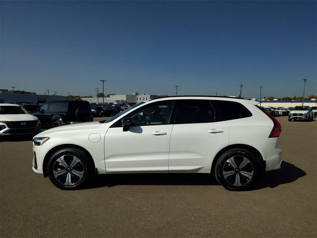 Thumbnail: 2025 Volvo XC60 - 3