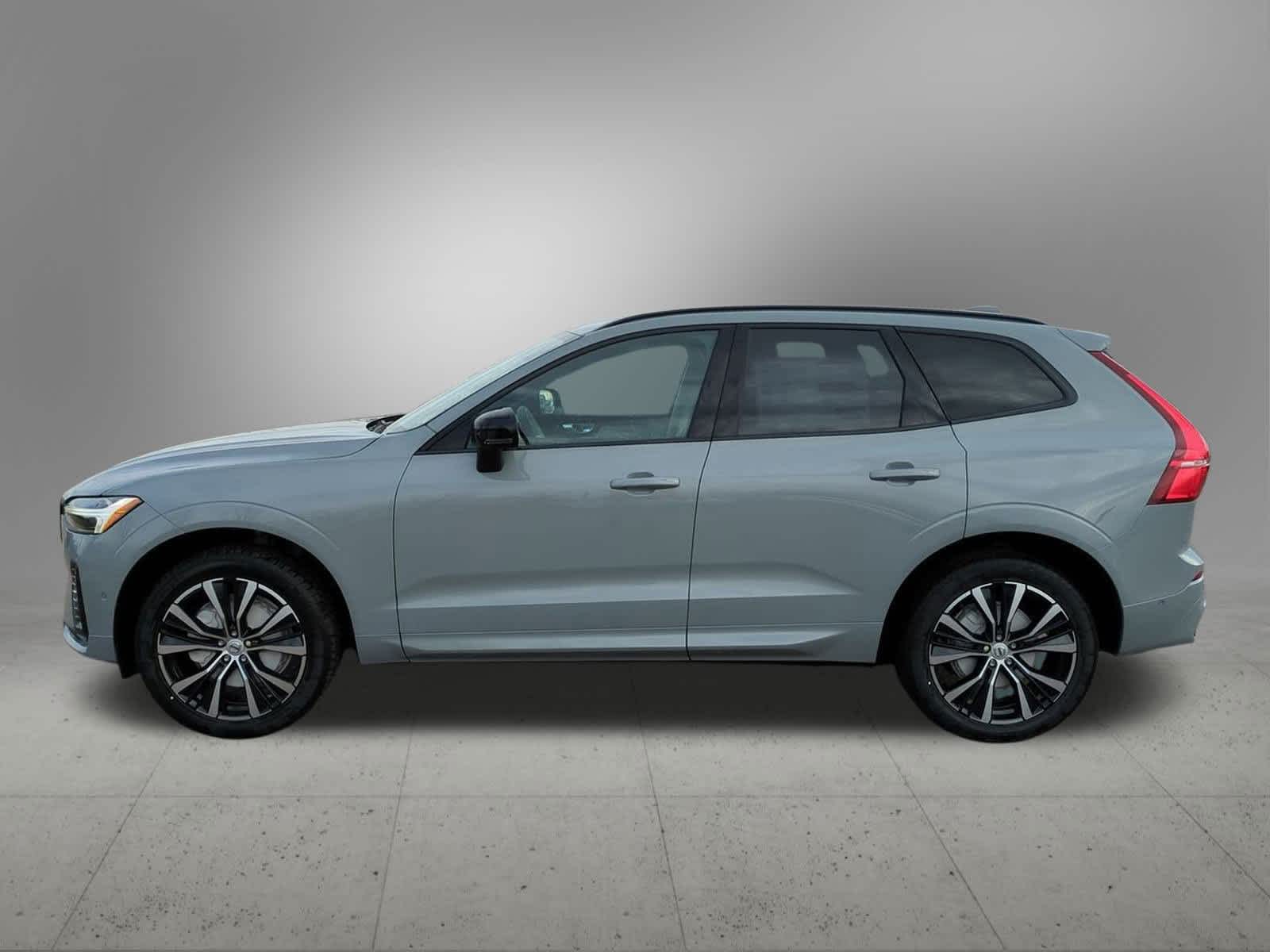 2025 Volvo XC60 Plus B5 photo 3