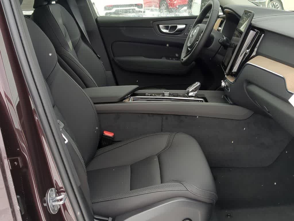 Thumbnail: 2026 Volvo XC60 - 20