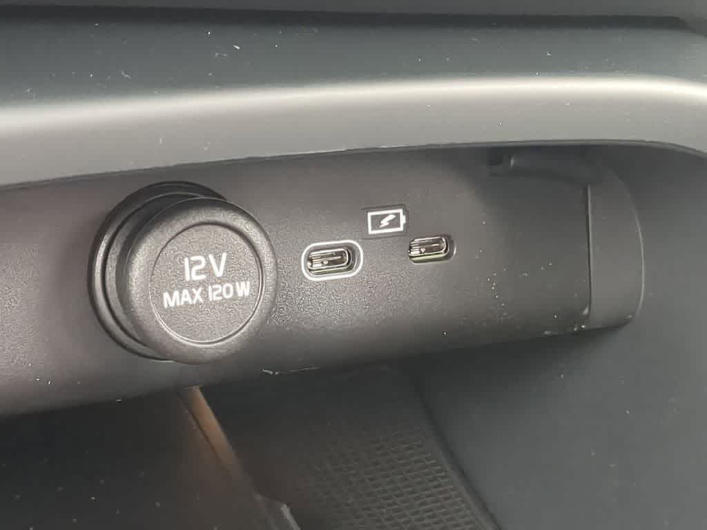 Thumbnail: 2026 Volvo XC40 - 29