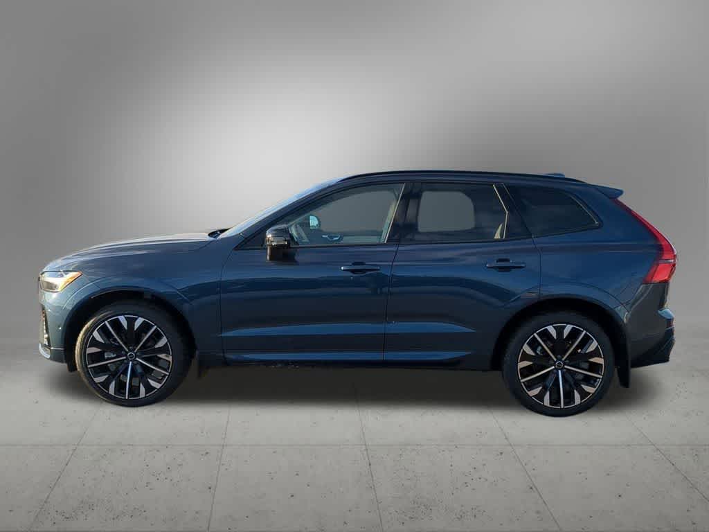 Thumbnail: 2026 Volvo XC60 - 3