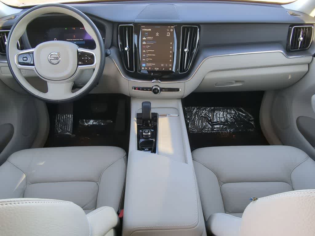 Thumbnail: 2025 Volvo XC60 - 14