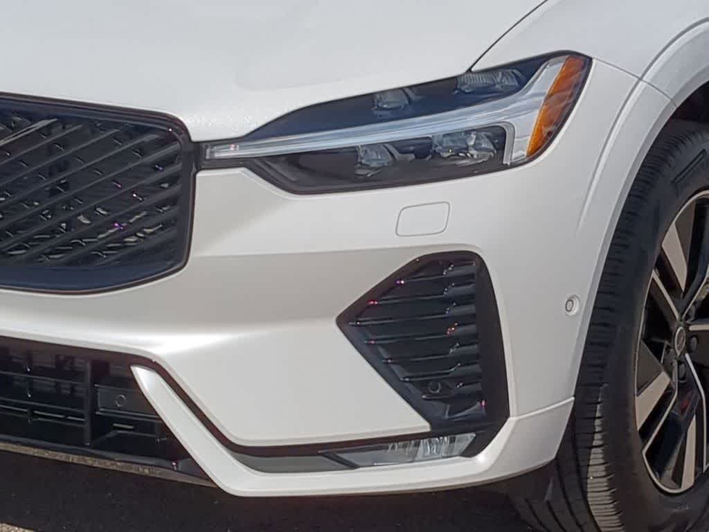 Thumbnail: 2026 Volvo XC60 - 10