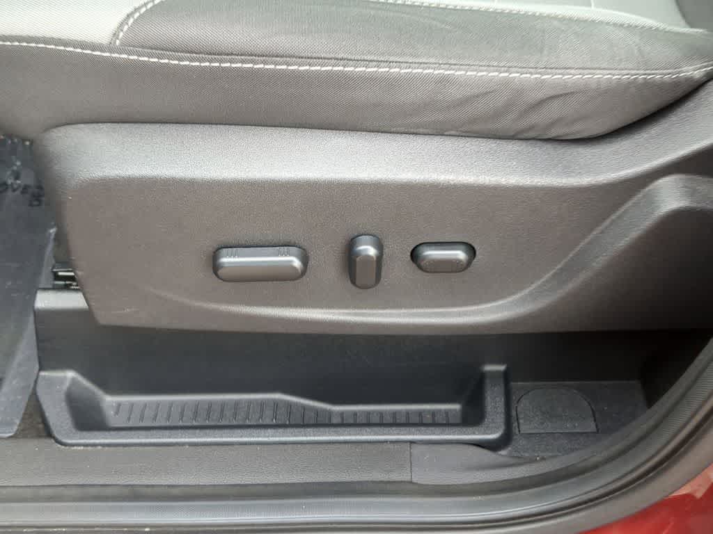 Thumbnail: 2016 Ford Escape - 16