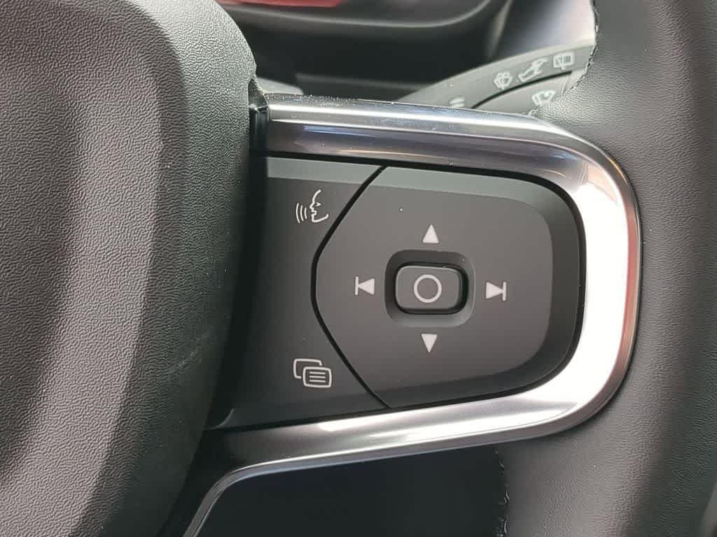 Thumbnail: 2026 Volvo XC40 - 23