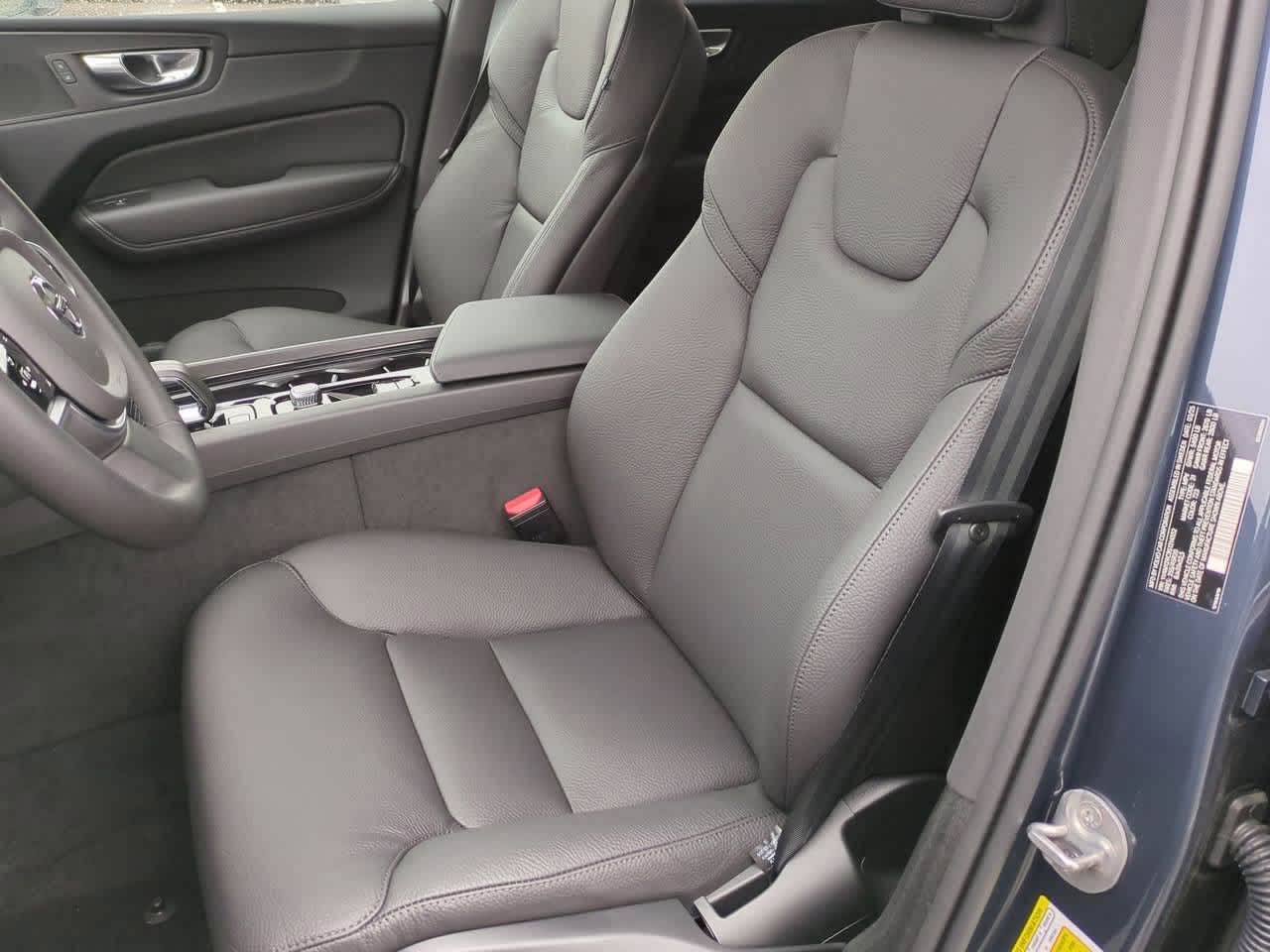2025 Volvo XC60 B5 Plus 15