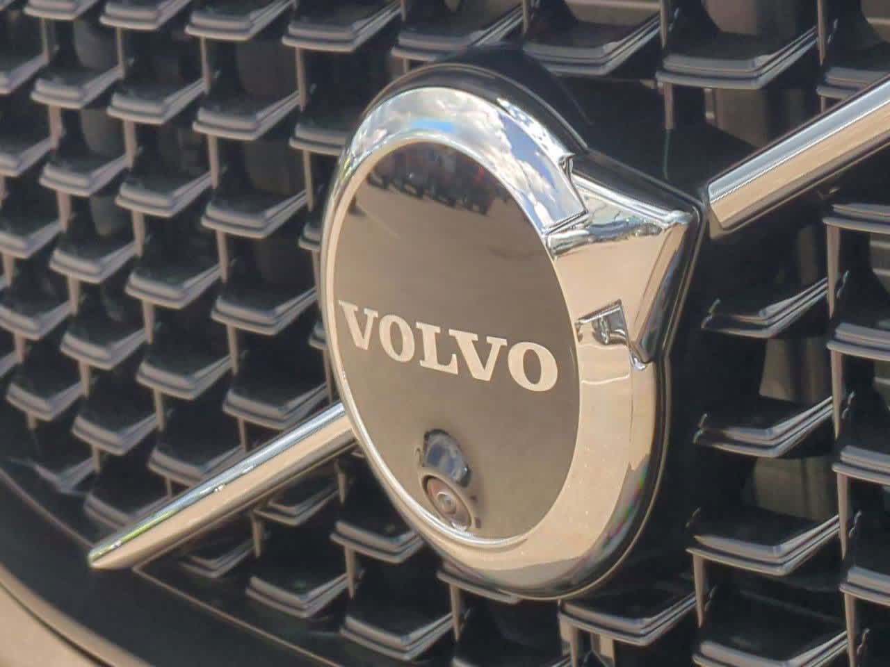 Thumbnail: 2025 Volvo XC60 - 10