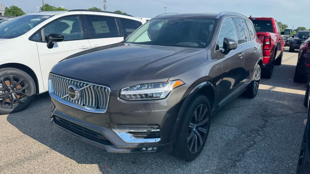 2024 Volvo XC90 B6 Plus 7-Seater Bright theme 4WD's photo