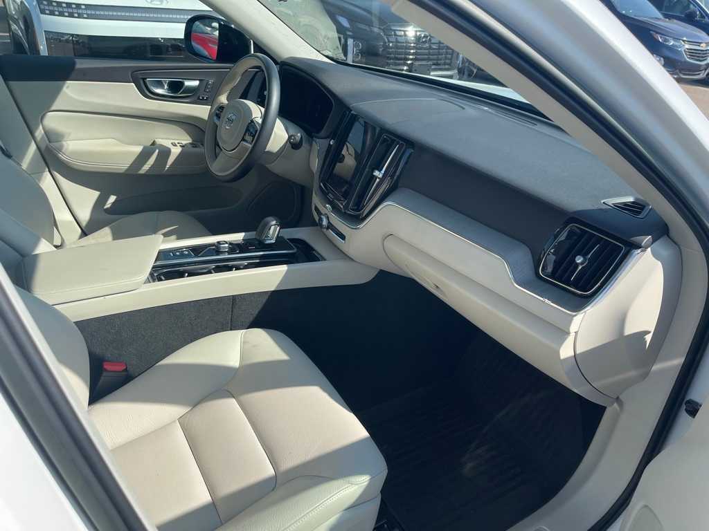 Thumbnail: 2023 Volvo XC60 - 11