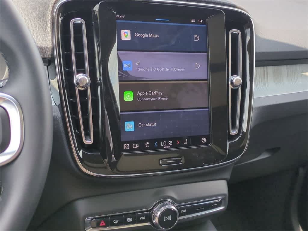 Thumbnail: 2025 Volvo XC40 - 28