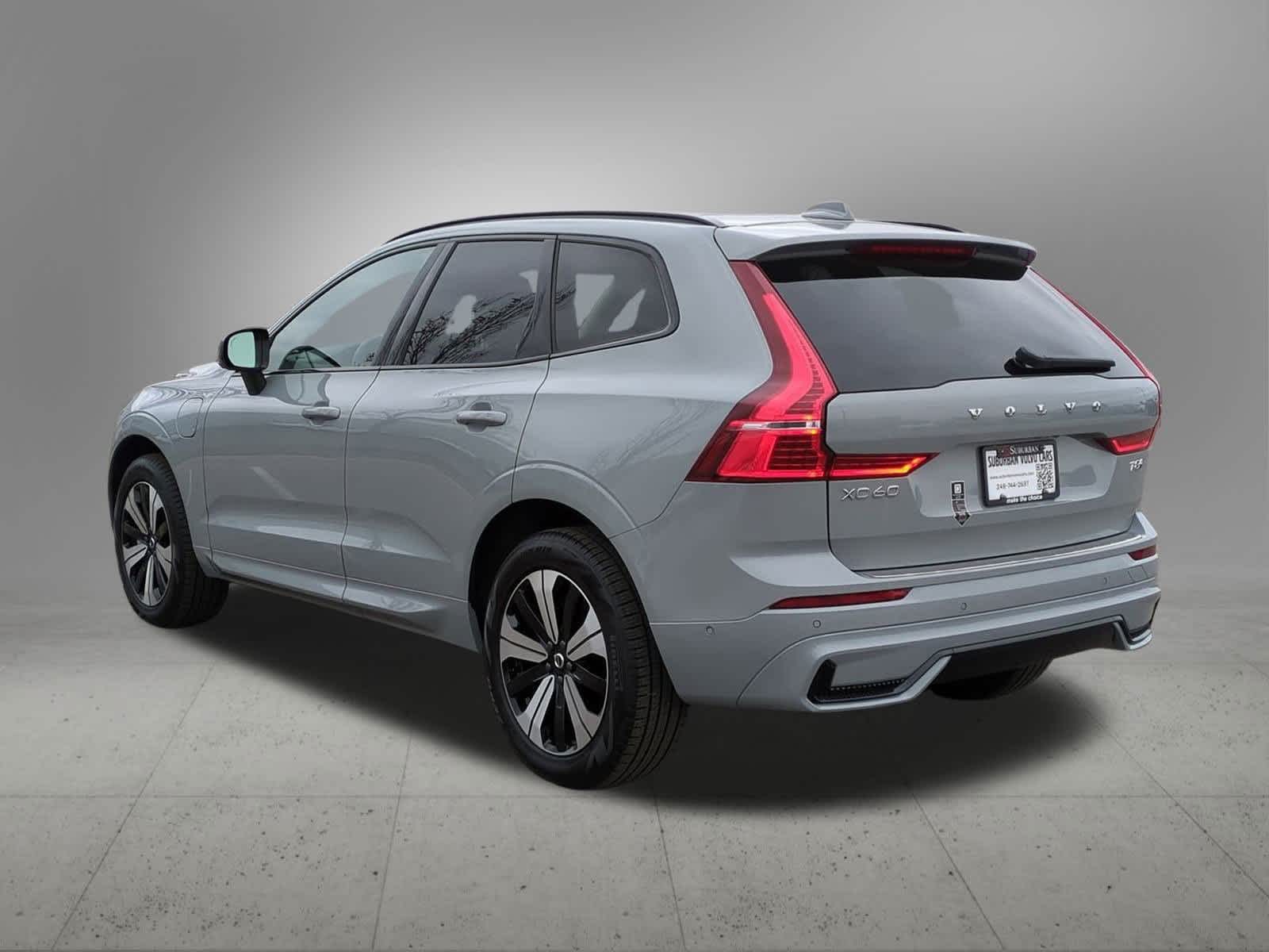 Thumbnail: 2025 Volvo XC60 - 4
