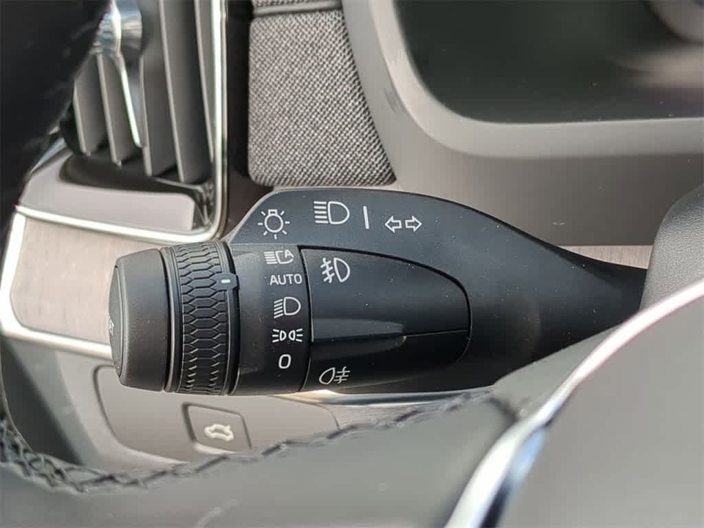 Thumbnail: 2026 Volvo XC90 - 27