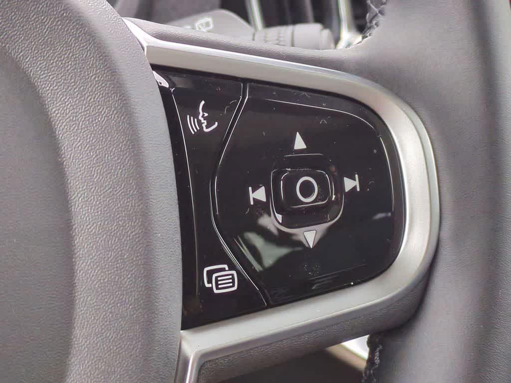 Thumbnail: 2026 Volvo XC90 - 24