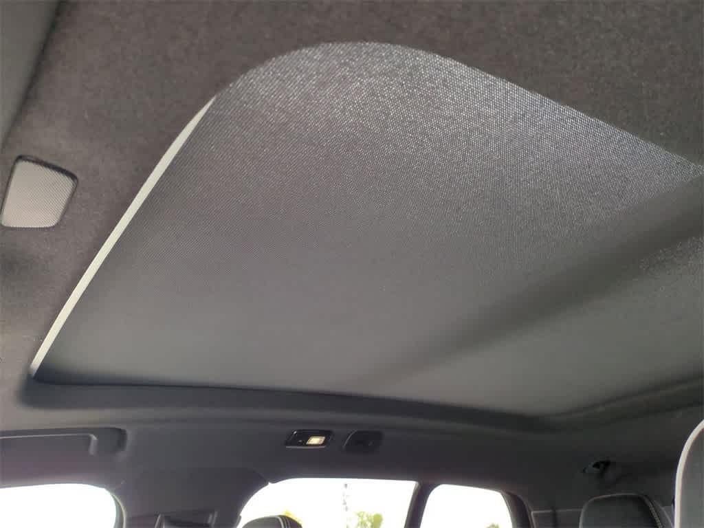 Thumbnail: 2026 Volvo XC40 - 18