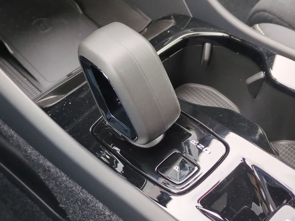 Thumbnail: 2026 Volvo XC40 - 32