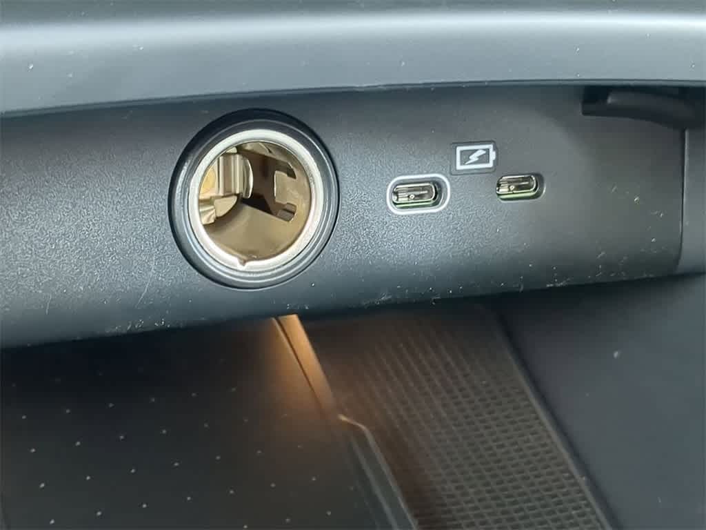 Thumbnail: 2026 Volvo XC40 - 29