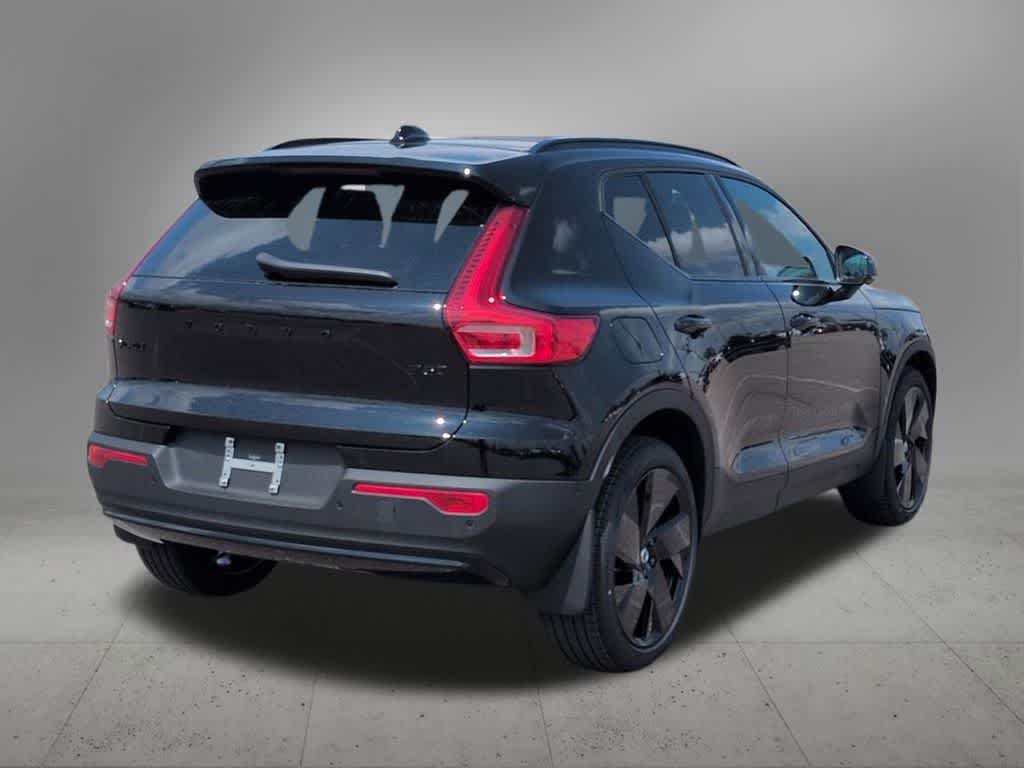 Thumbnail: 2026 Volvo XC40 - 6
