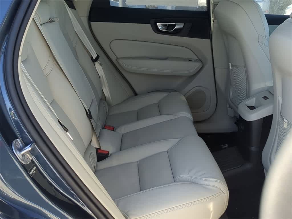 Thumbnail: 2026 Volvo XC60 - 19