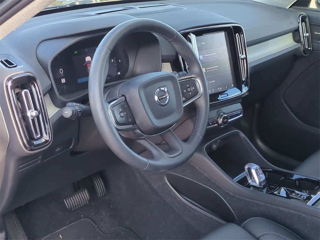Thumbnail: 2023 Volvo XC40 - 2