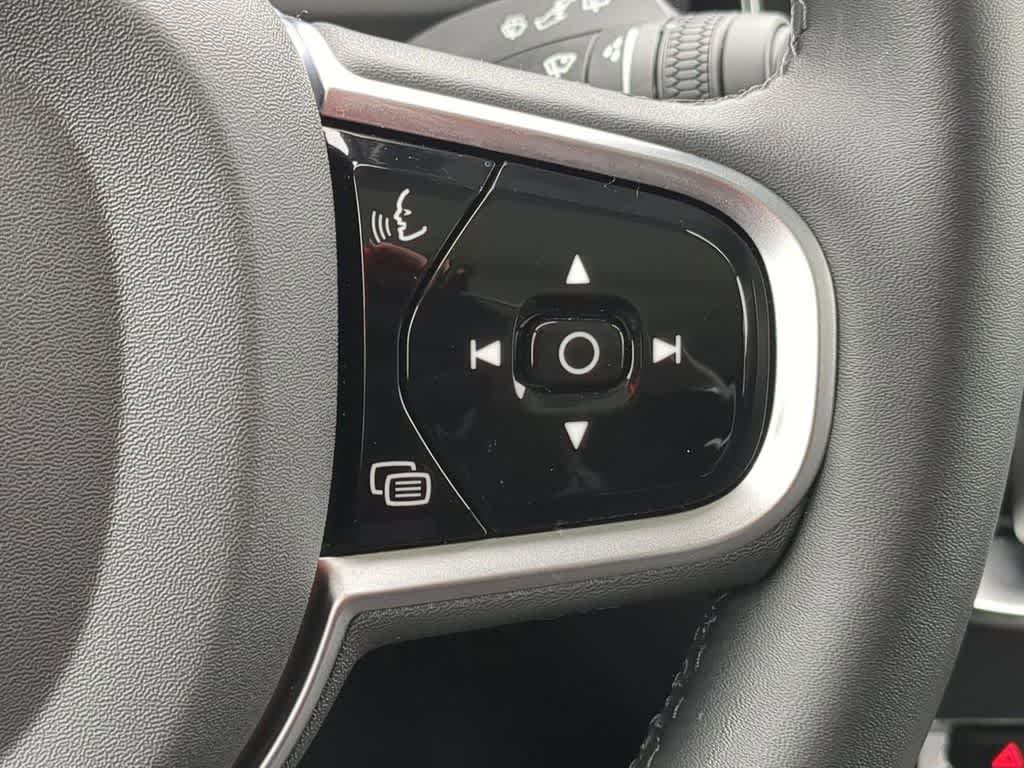 Thumbnail: 2025 Volvo XC90 - 25