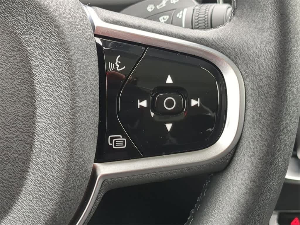 Thumbnail: 2025 Volvo XC90 - 25