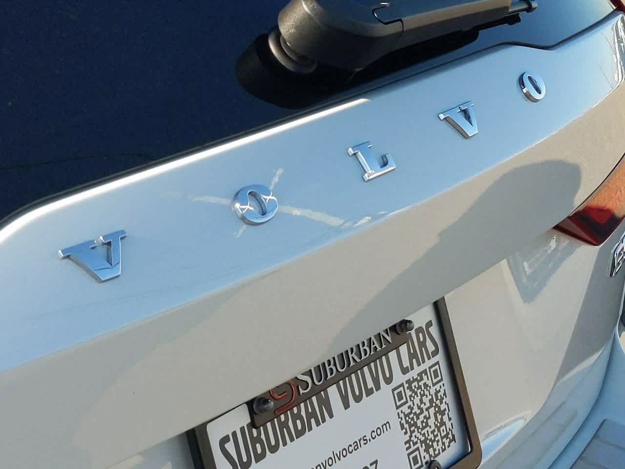 Thumbnail: 2025 Volvo S60 - 10
