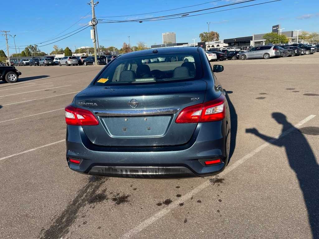Thumbnail: 2016 Nissan Sentra - 4