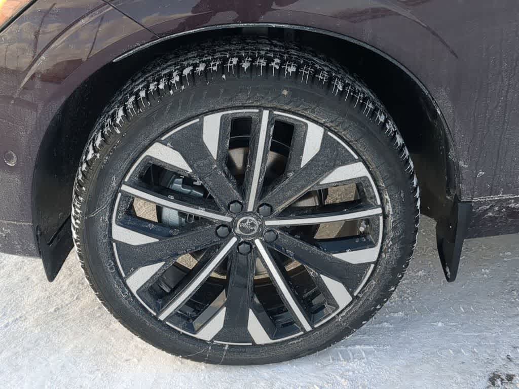 Thumbnail: 2026 Volvo XC60 - 13