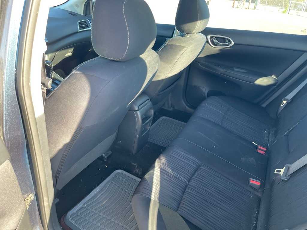 Thumbnail: 2016 Nissan Sentra - 12