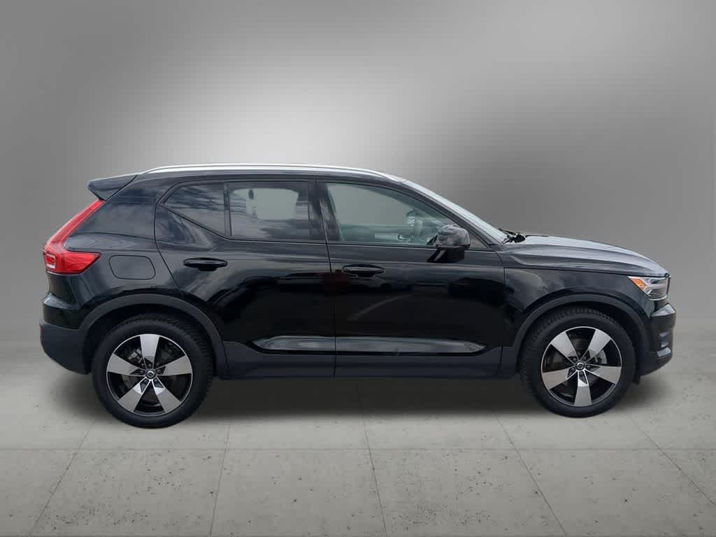 Thumbnail: 2021 Volvo XC40 - 7