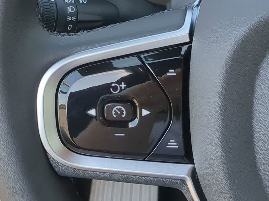 Thumbnail: 2026 Volvo XC90 - 22