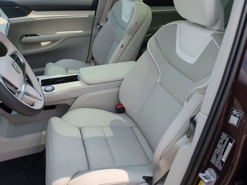Thumbnail: 2025 Volvo EX90 - 15