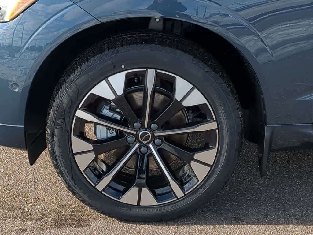 Thumbnail: 2026 Volvo XC60 - 13