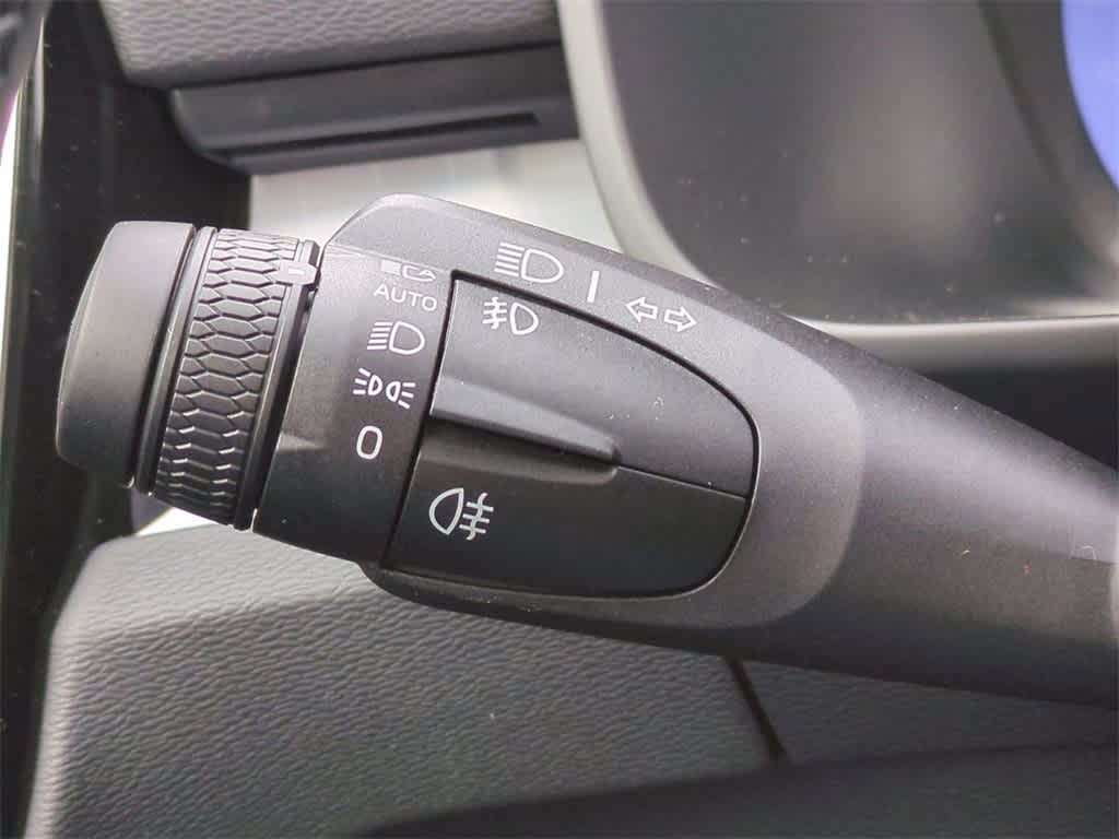 Thumbnail: 2026 Volvo XC40 - 27