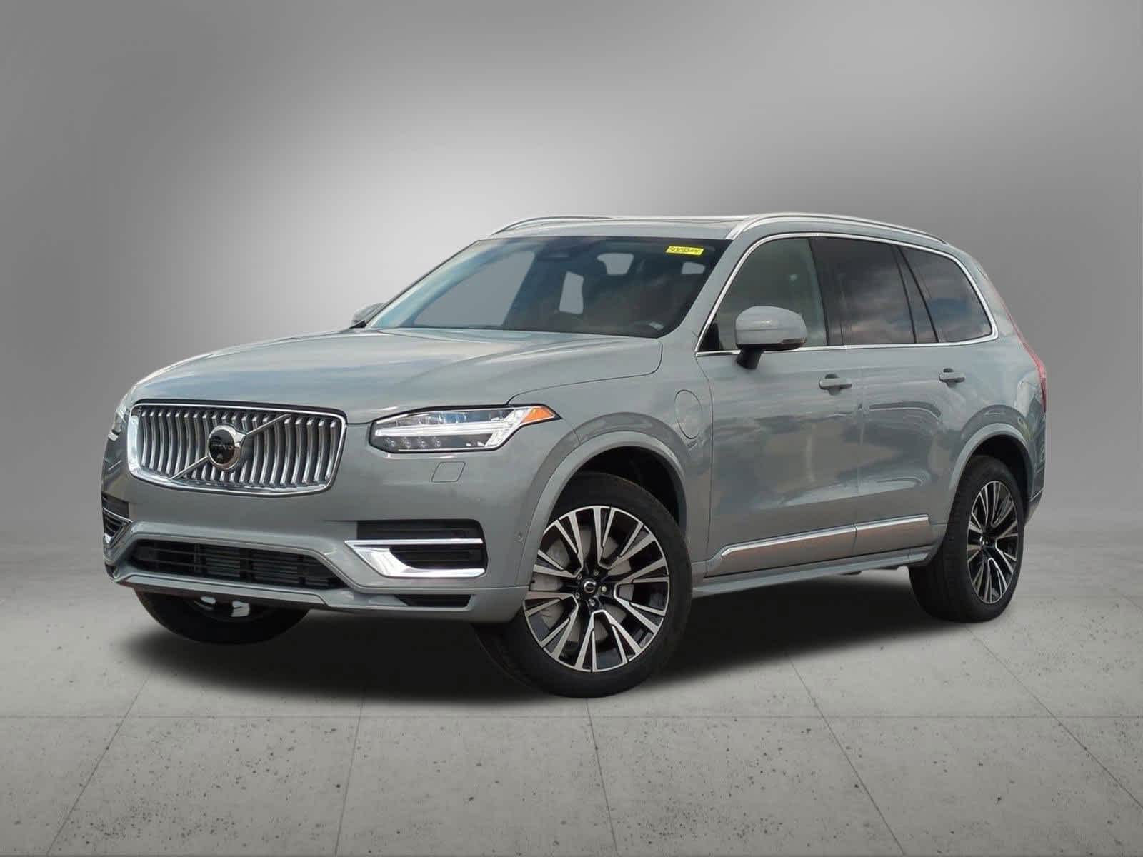 2025 Volvo XC90 T8 Plus -
                Troy, MI