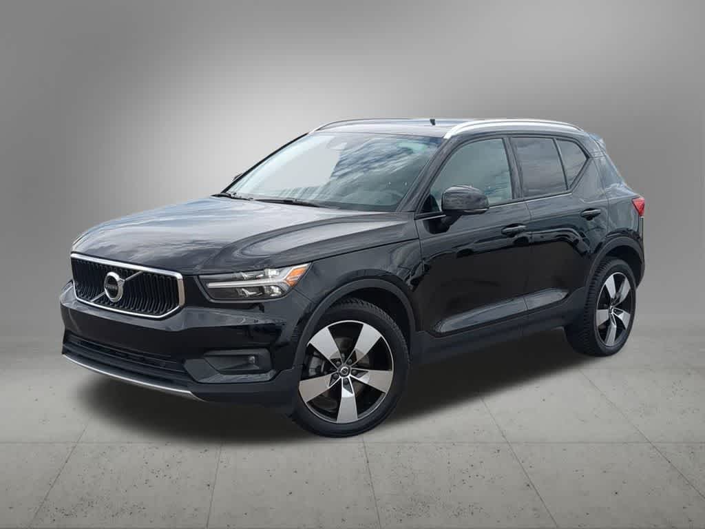 2021 Volvo XC40 T5 Momentum AWD's photo