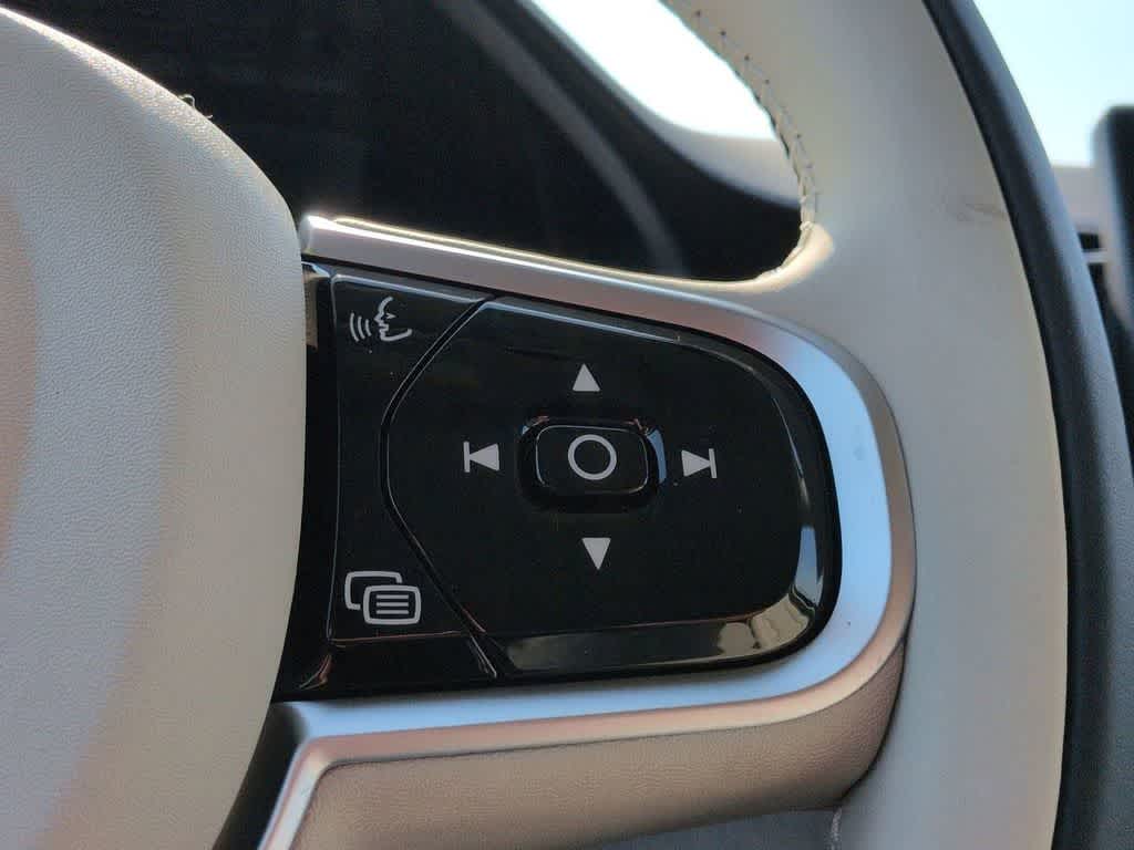 Thumbnail: 2026 Volvo XC90 - 24