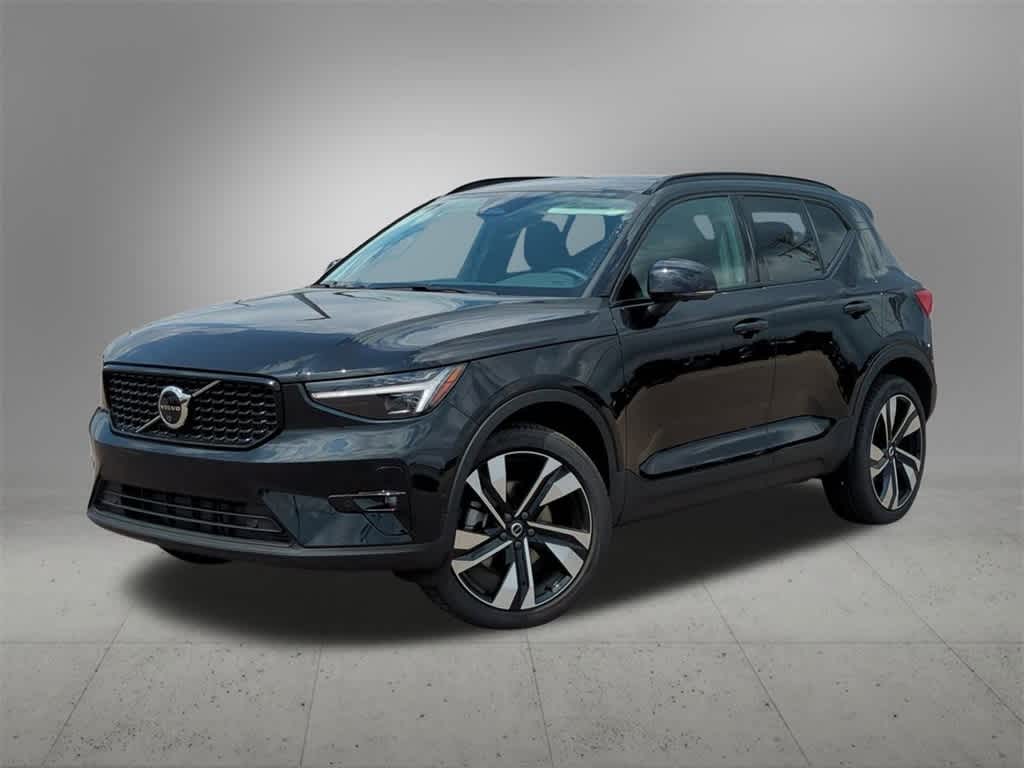 2025 Volvo XC40 B5 Plus -
                  Troy, MI