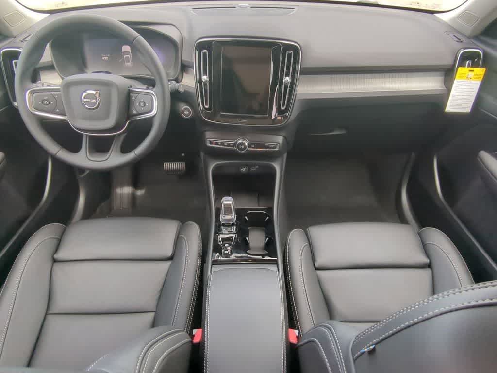 Thumbnail: 2026 Volvo XC40 - 14