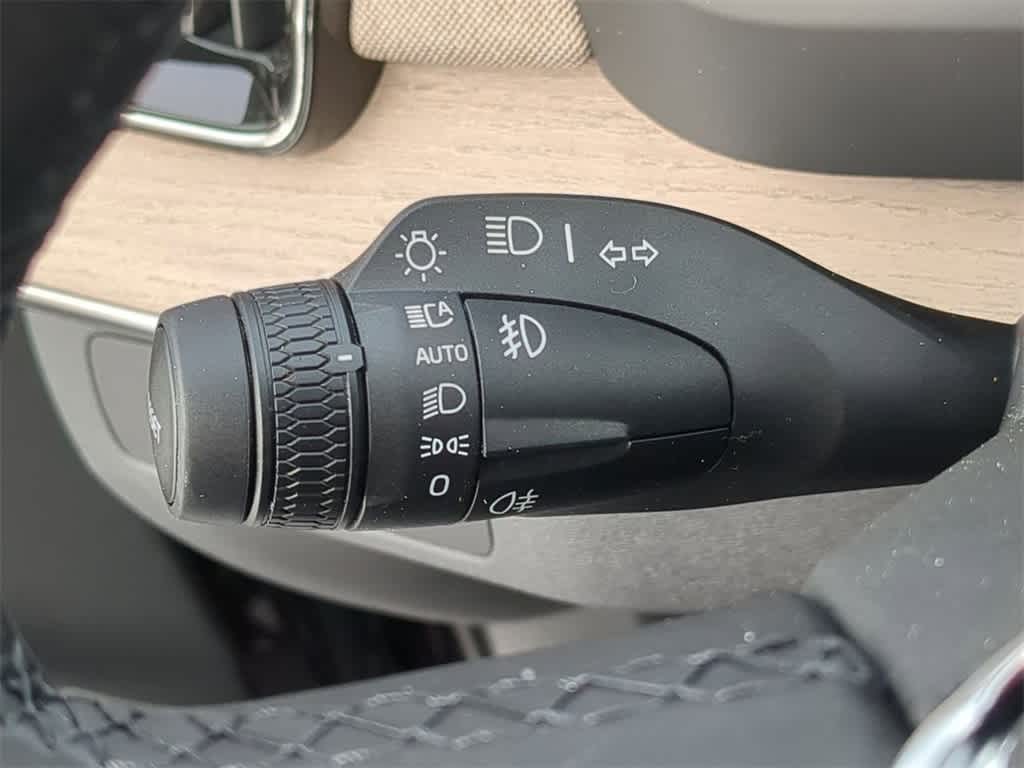 Thumbnail: 2026 Volvo XC90 - 25