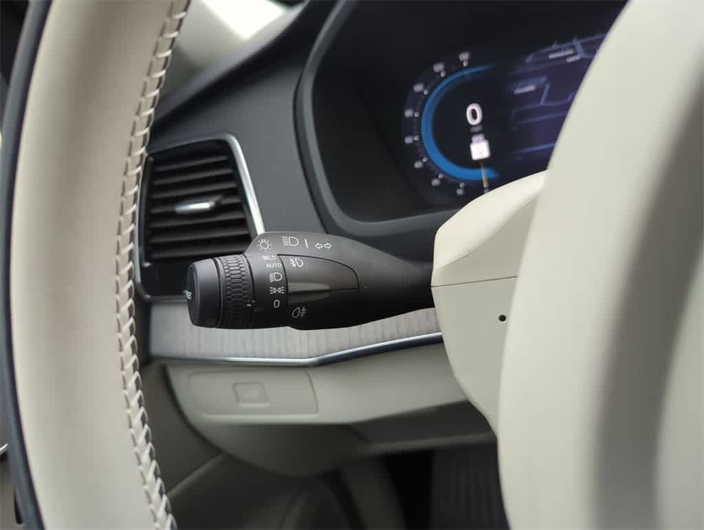 Thumbnail: 2025 Volvo XC90 - 25