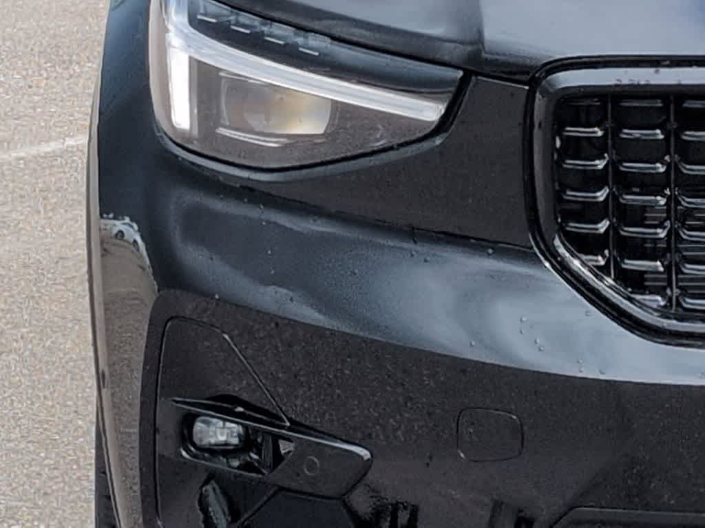 Thumbnail: 2026 Volvo XC40 - 10