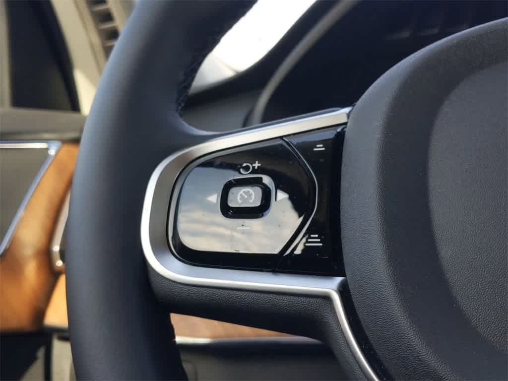 Thumbnail: 2025 Volvo XC90 - 22