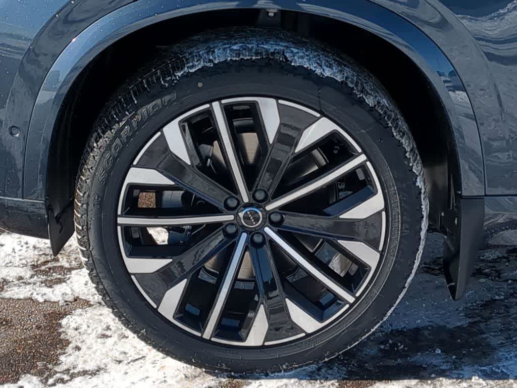 Thumbnail: 2026 Volvo XC90 - 13