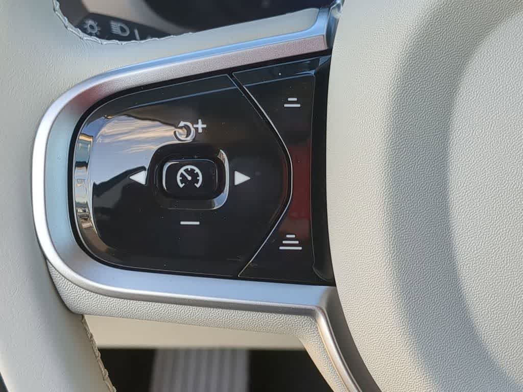 Thumbnail: 2026 Volvo XC60 - 22