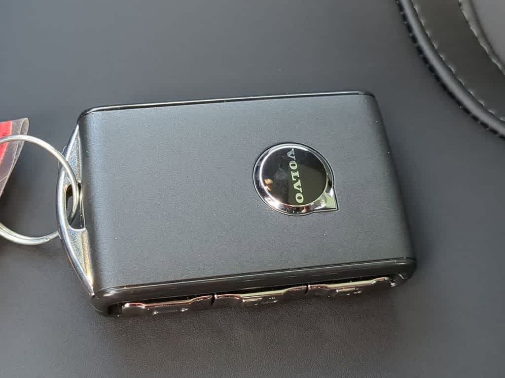 Thumbnail: 2026 Volvo XC90 - 32