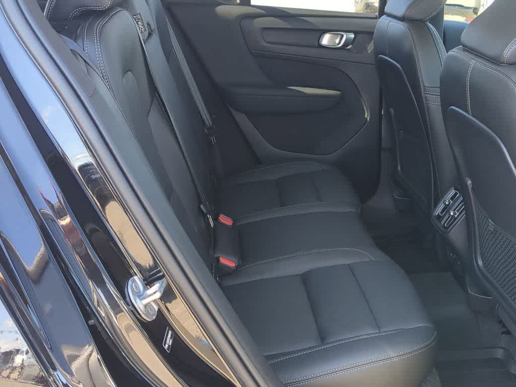 Thumbnail: 2026 Volvo XC40 - 19