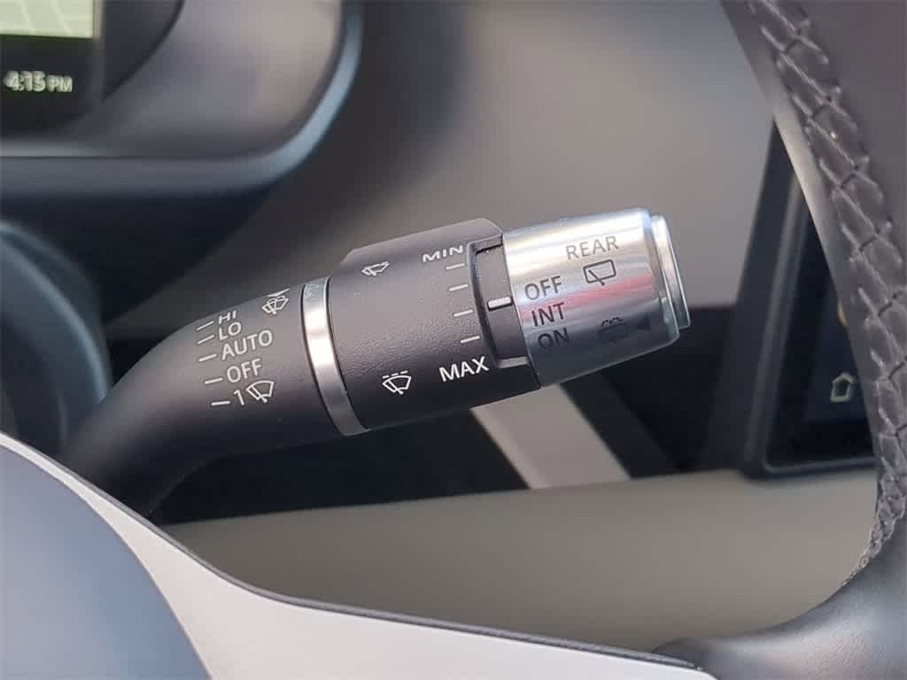 Thumbnail: 2022 Land Rover Defender - 24